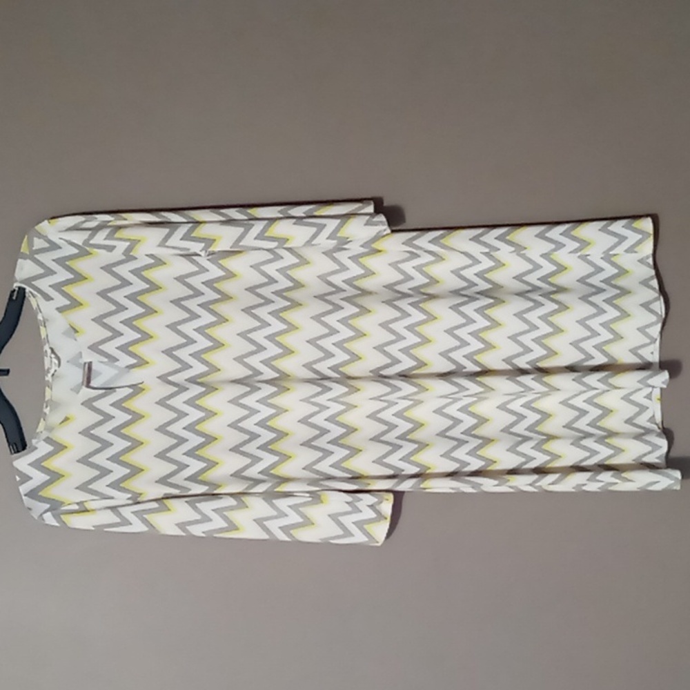 Messini Yellow Chevron Pattern W Keyhole Front 3/… - image 1